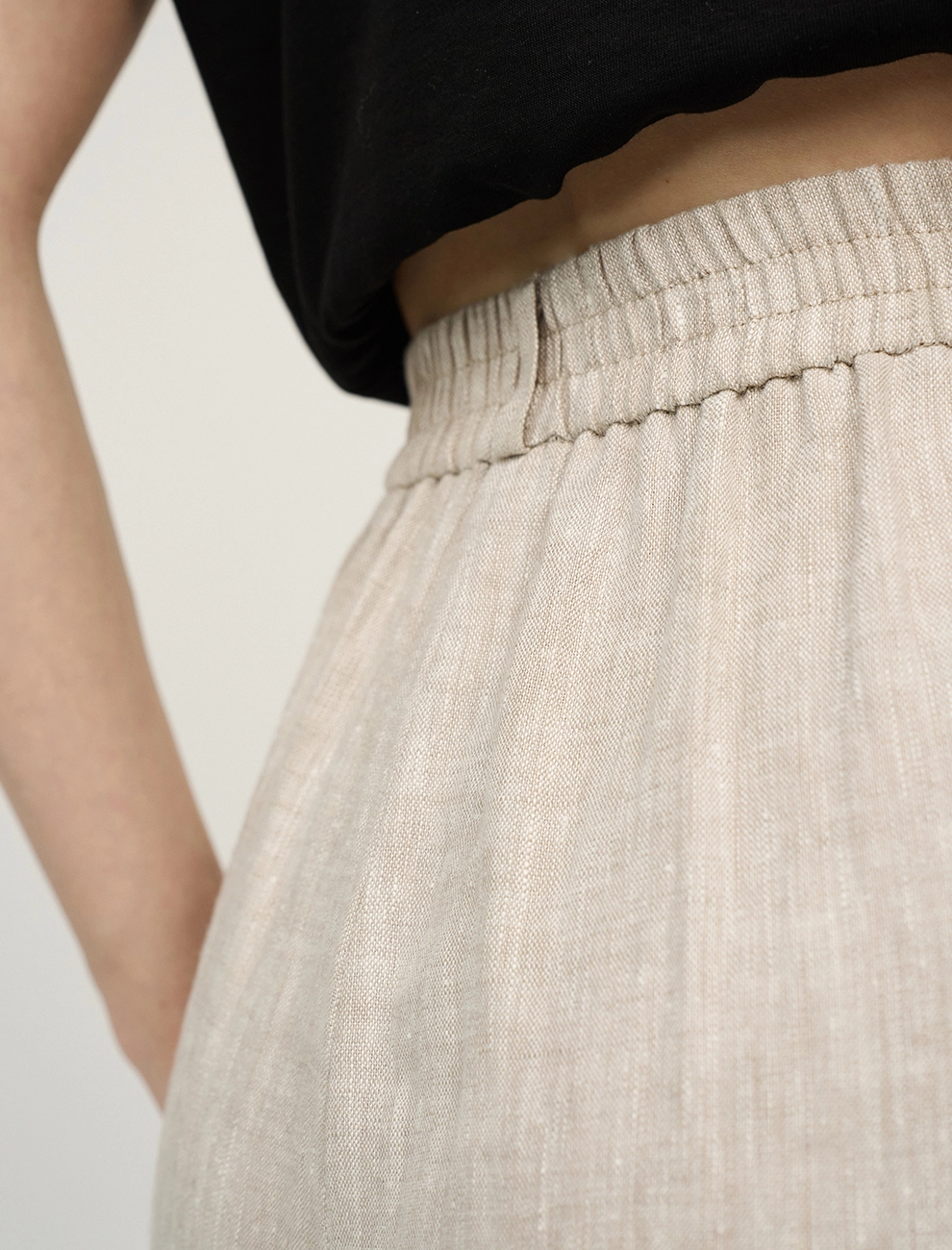 Бежевые женские брюки изо льна с кантами лен Hass