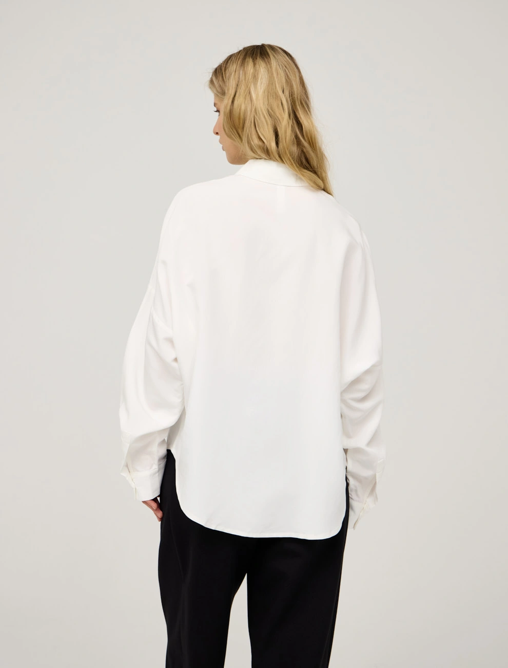 Белая женская рубашка "В Разработке" хлопок Hass
