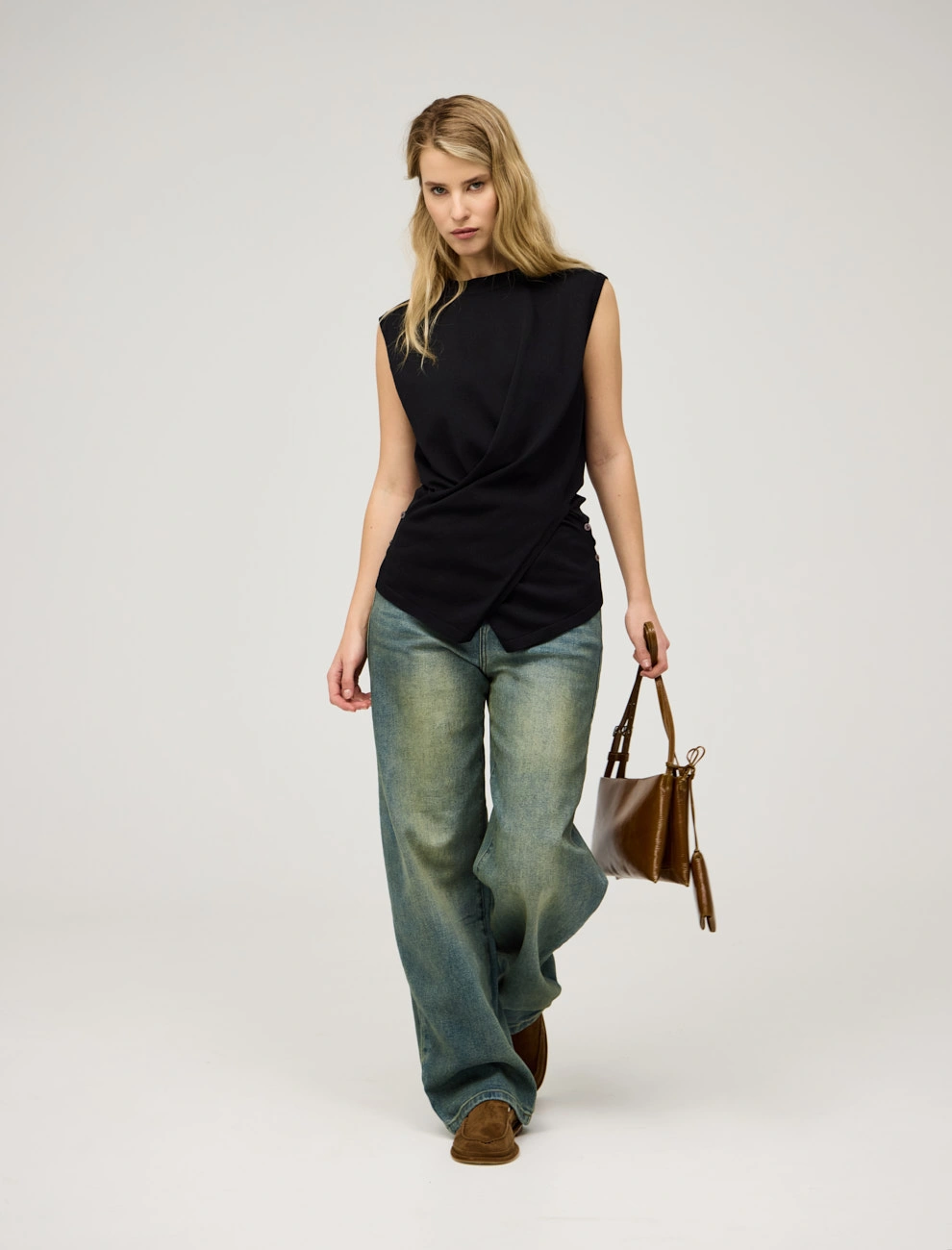 Черная женская блузка "Перекрут" хлопок Hass