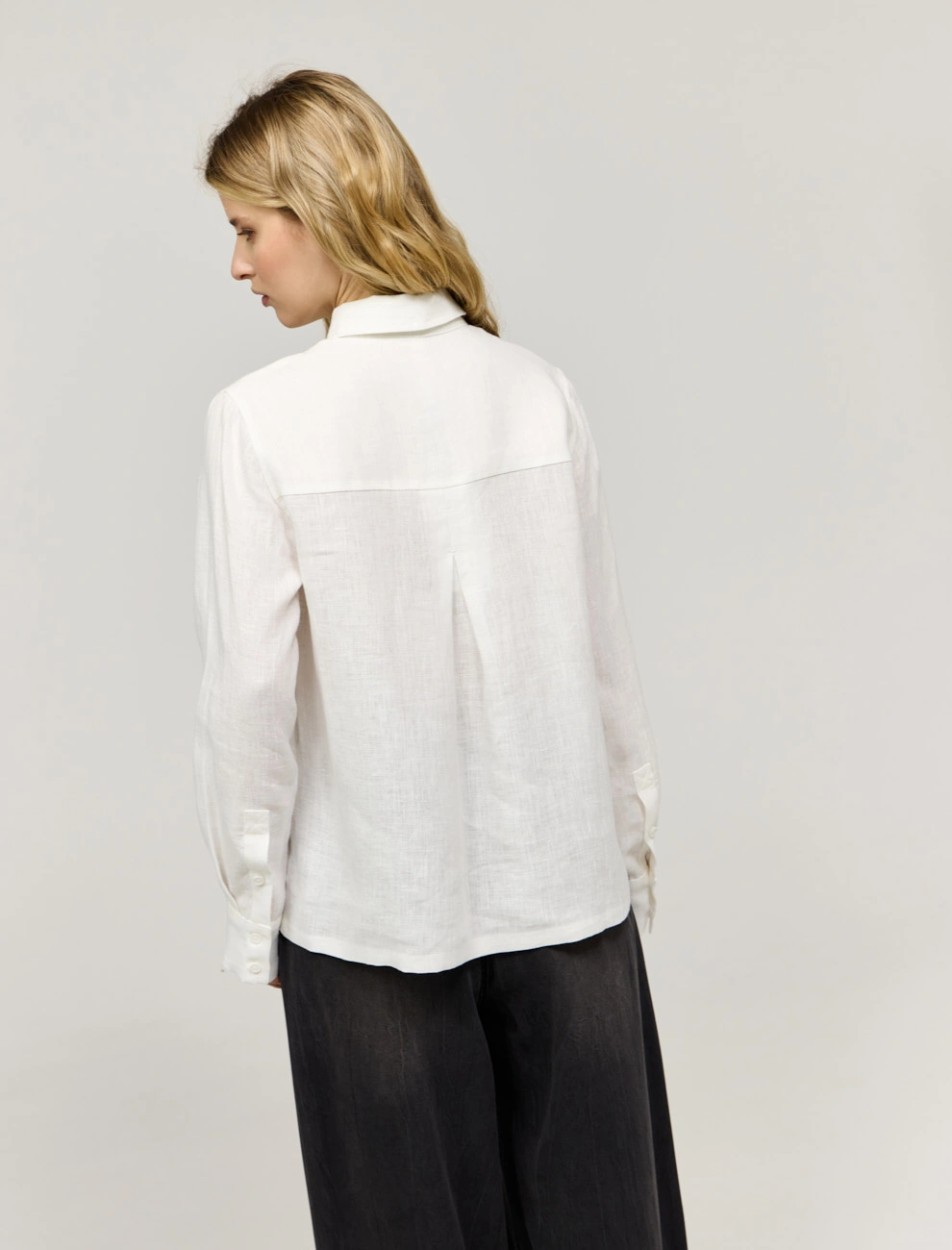 Белая женская рубашка изо льна на молнии лен Hass