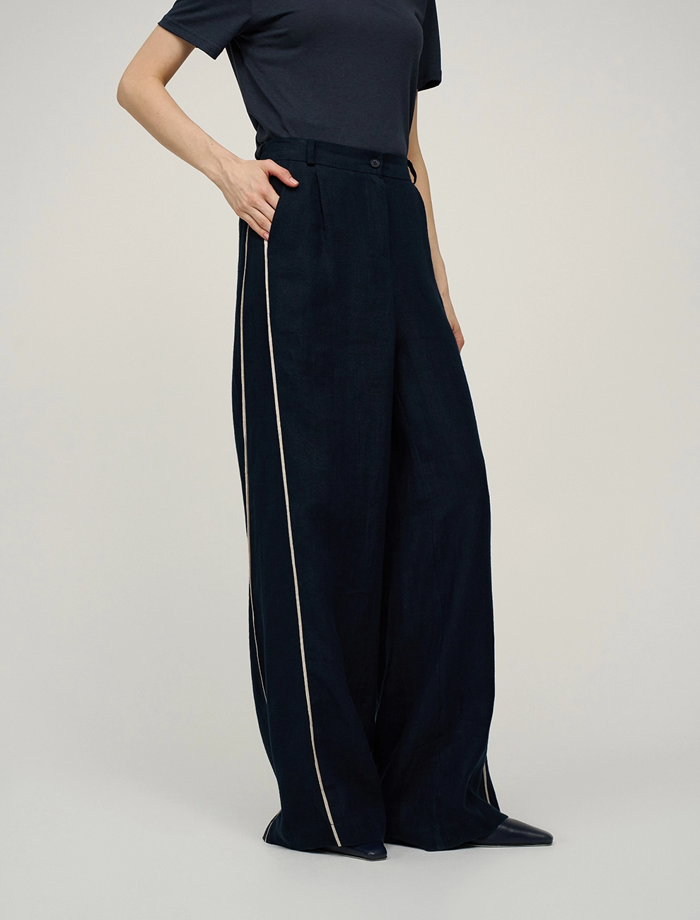 Синие женские брюки изо льна с кантами лен Hass