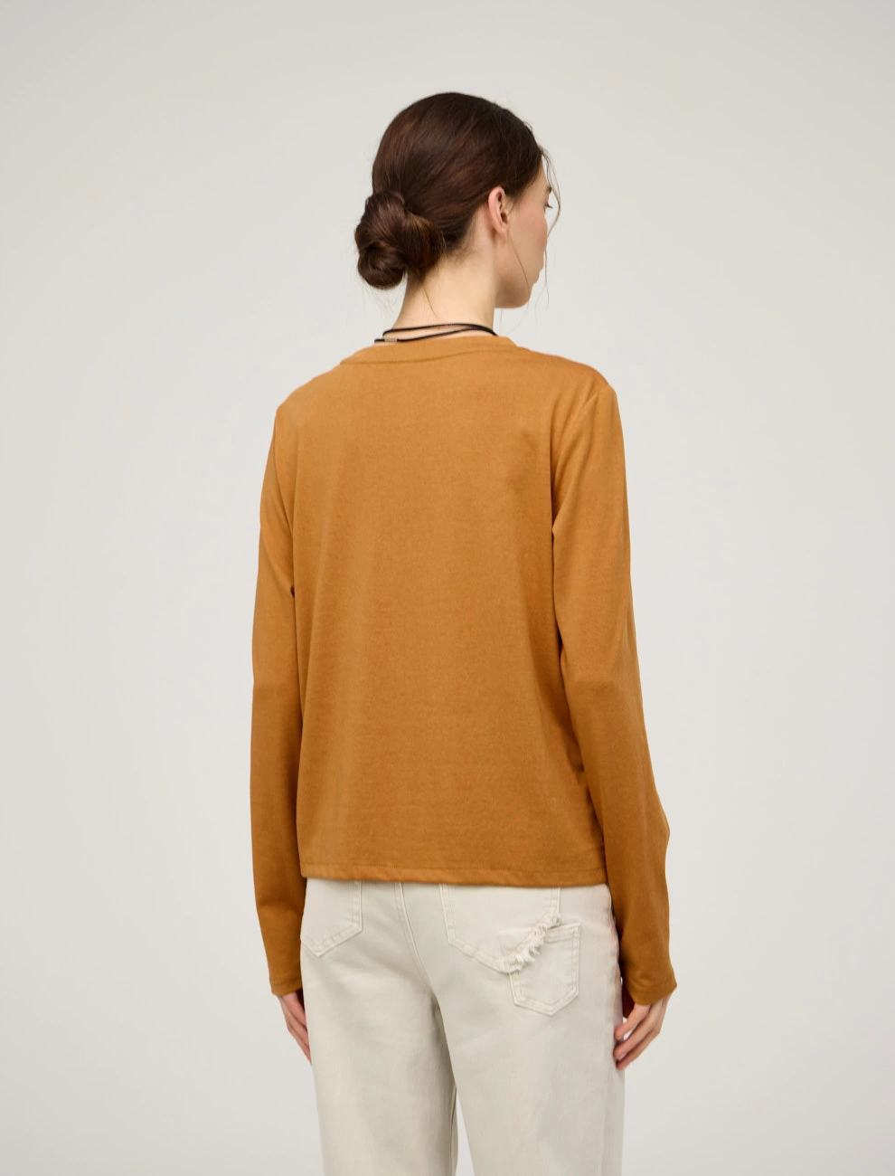 Янтарный женский джемпер с асимметричным низом хлопок Hass