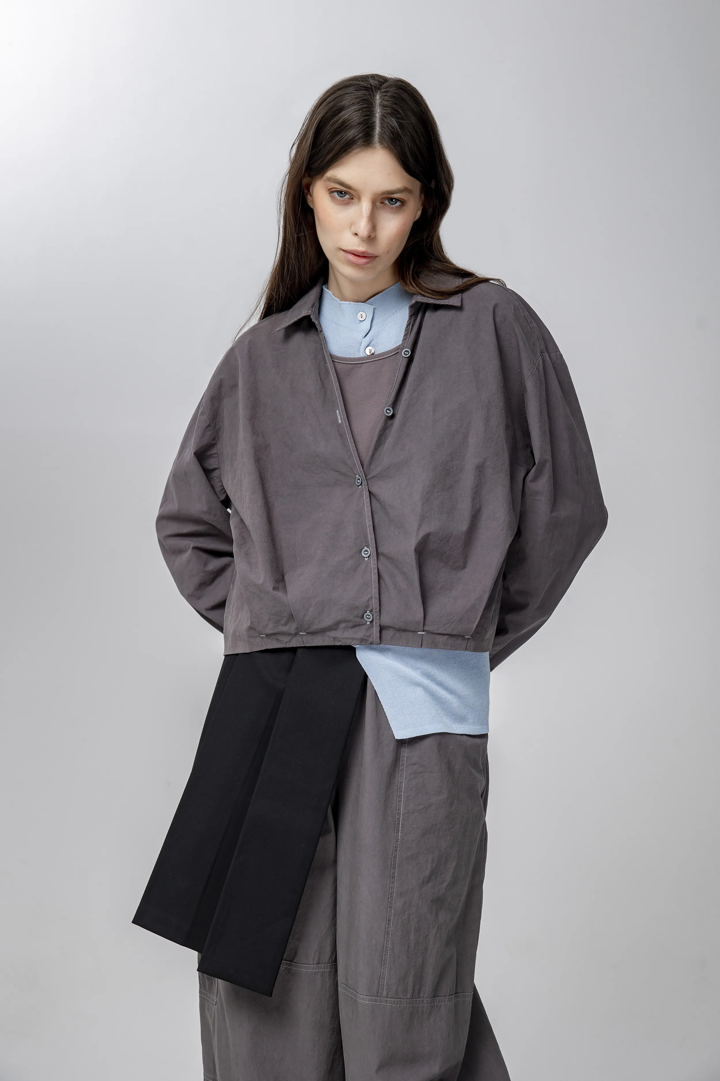 Серая женская блузка с углообразным вырезом хлопок Hass