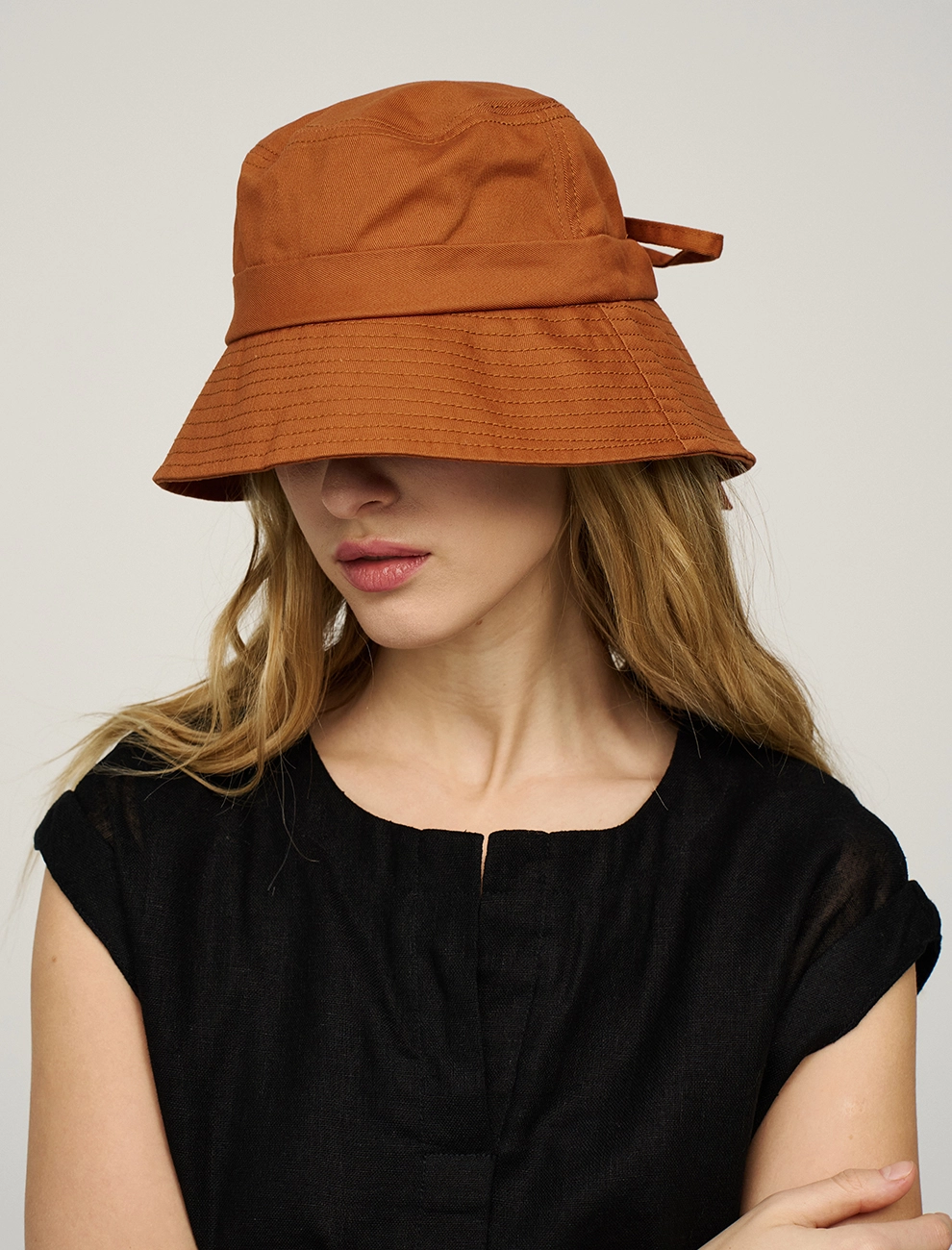 Терракотовая панама с завязками сзади хлопок Hass