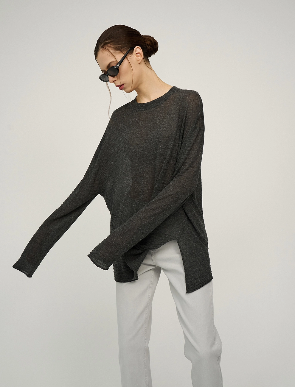 Серый женский джемпер с разрезом вязаный хлопок Hass