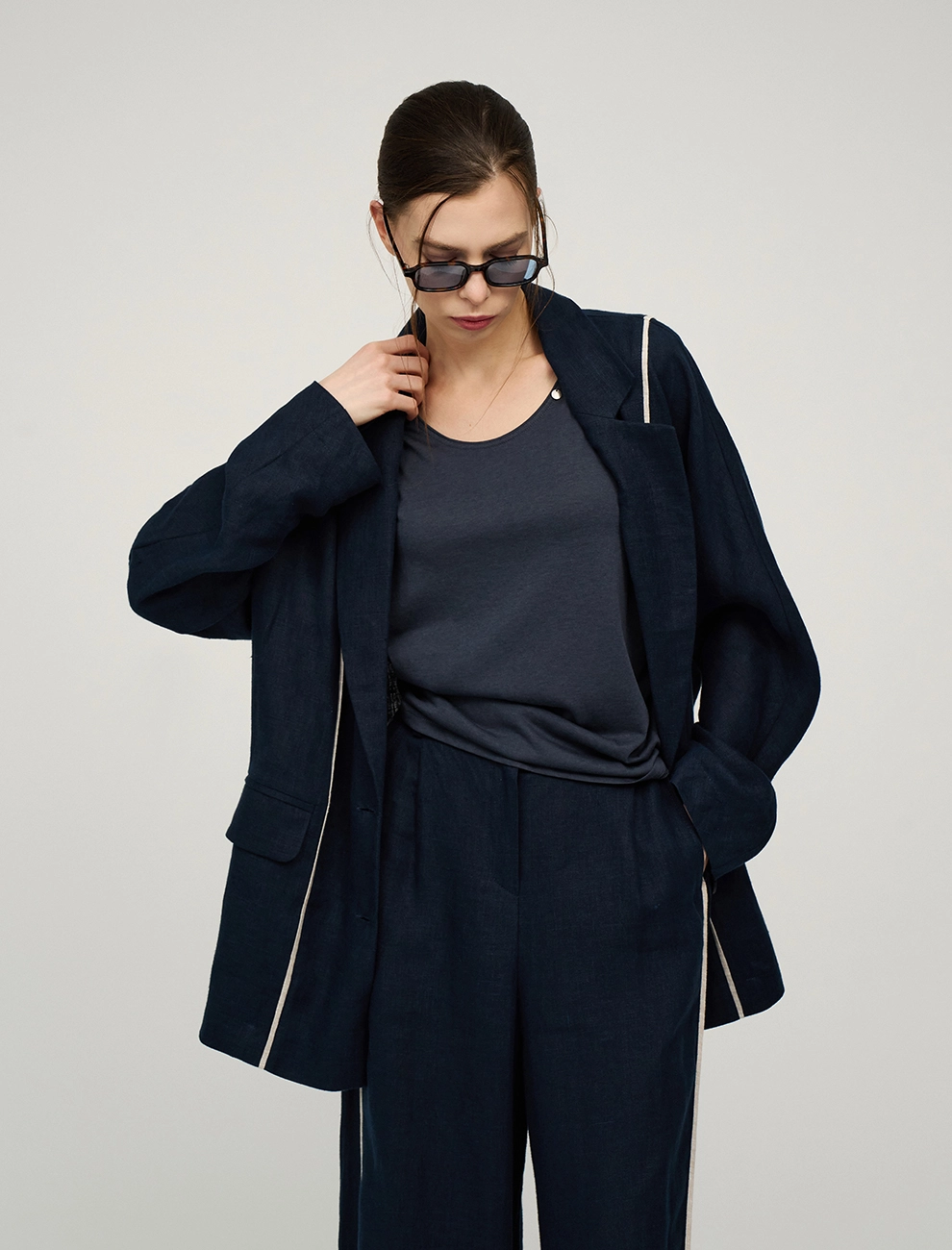 Синий женский жакет изо льна с кантами лен Hass