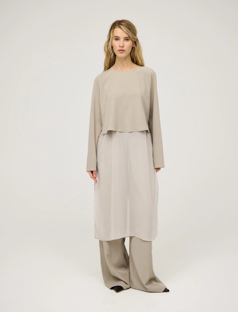 Бежевая женская блузка с шелковой юбкой хлопок Hass