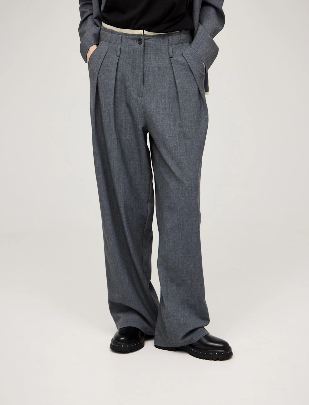 Серые женские брюки "Необработанный срез"  Hass