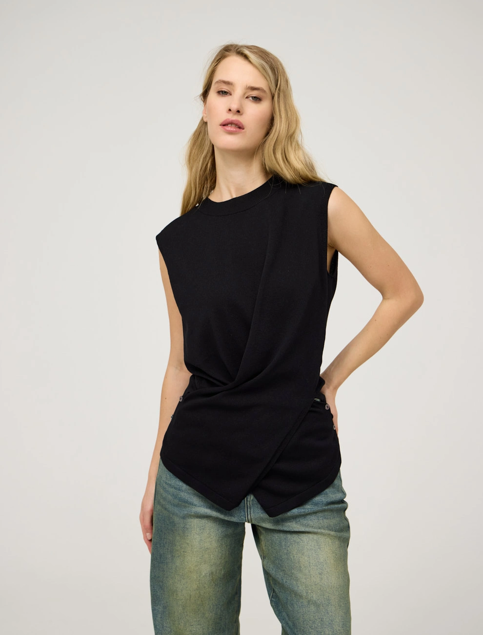 Черная женская блузка "Перекрут" хлопок Hass