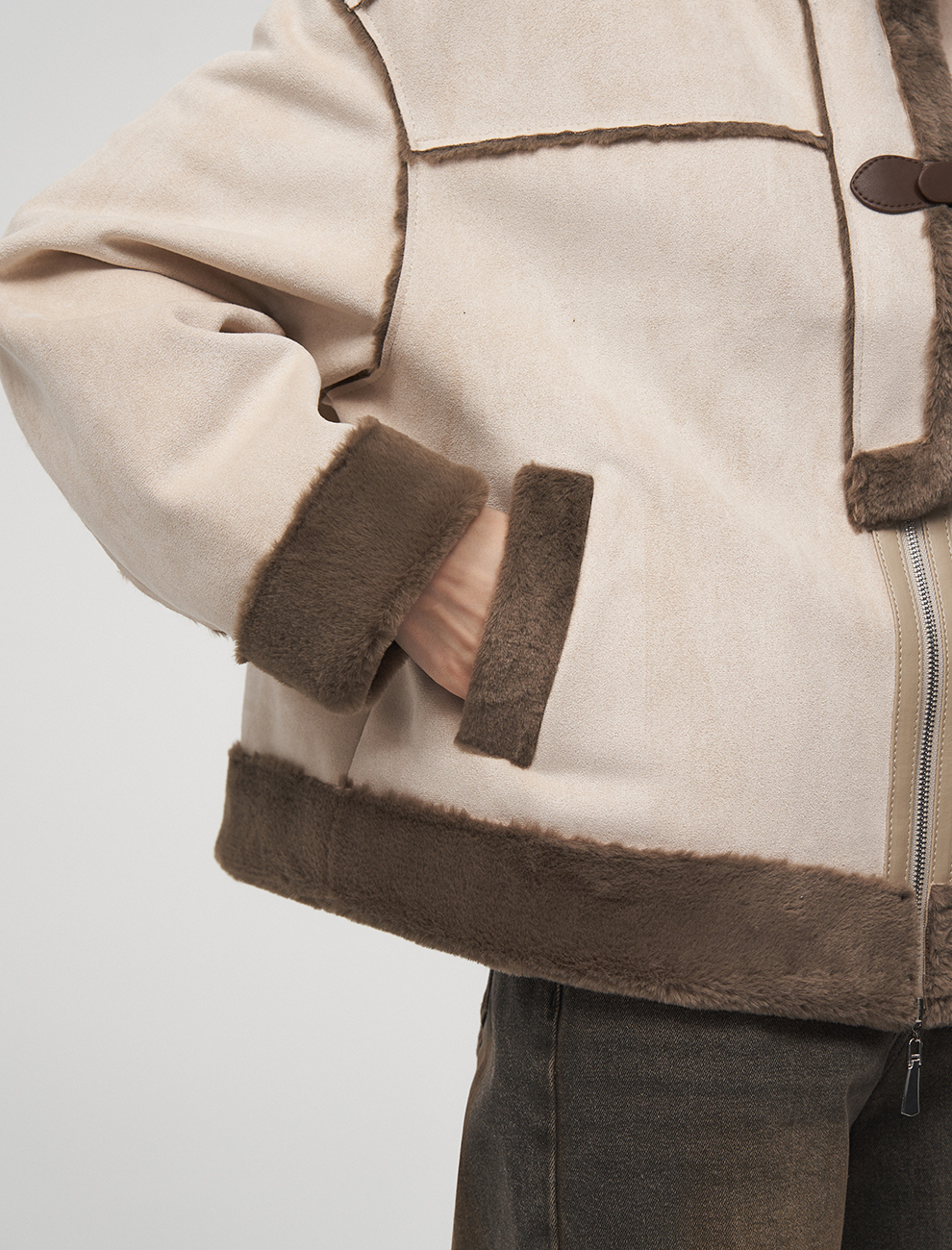 Дубленка женская 2526-1006-02  Hass