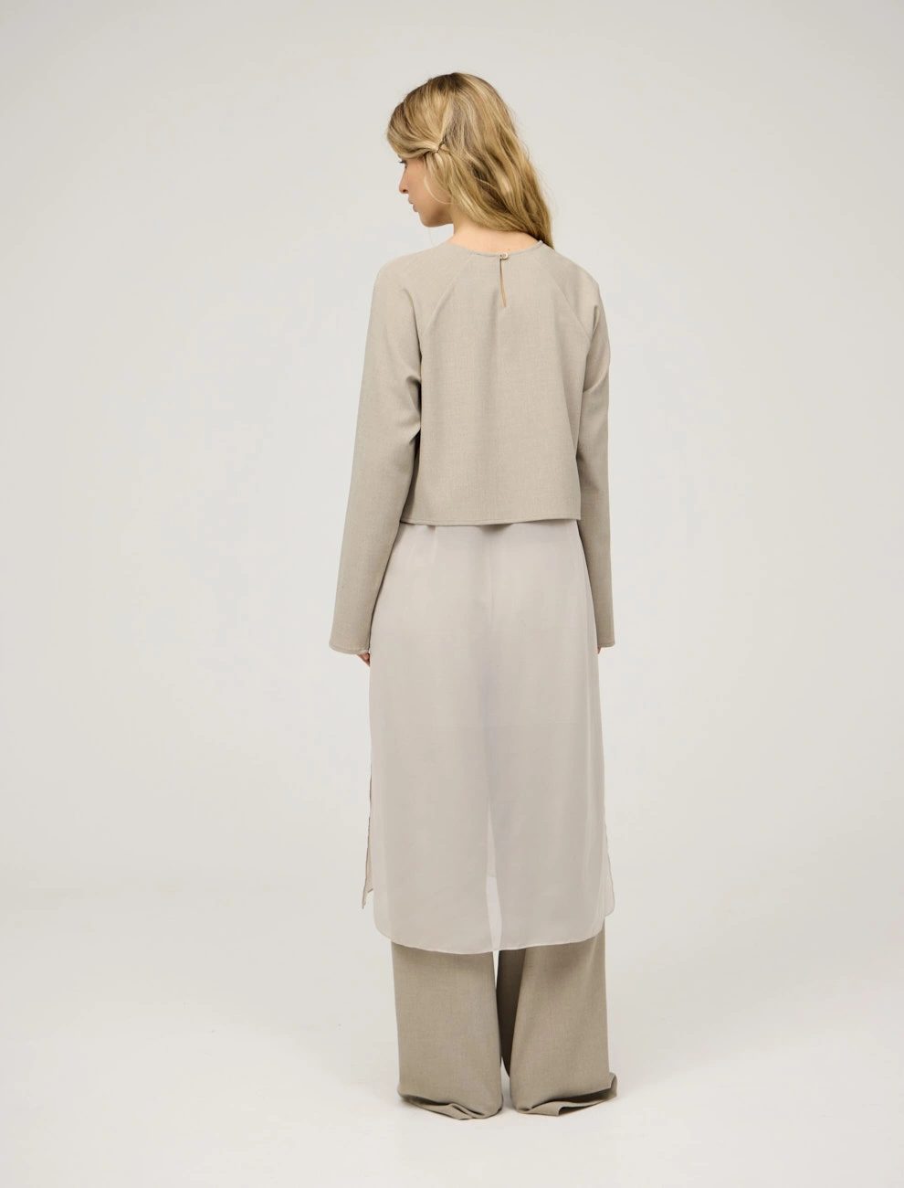 Бежевая женская блузка с шелковой юбкой хлопок Hass