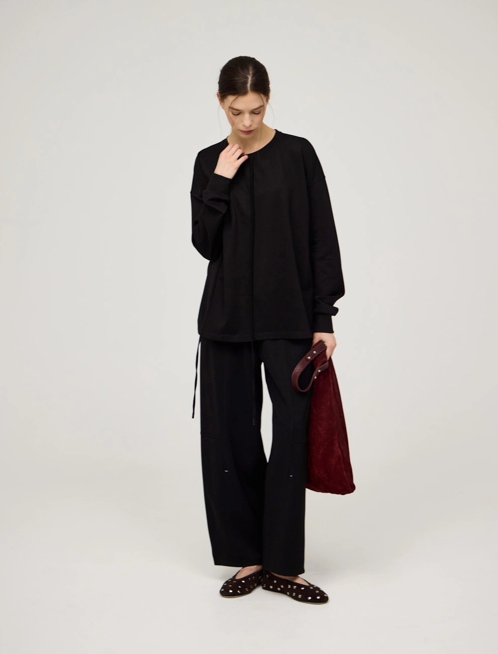 Черный женский концептуальный свитшот из хлопка хлопок