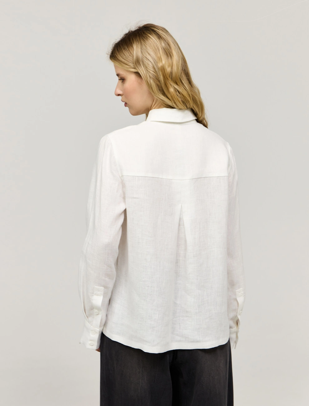 Белая женская рубашка изо льна на молнии лен Hass