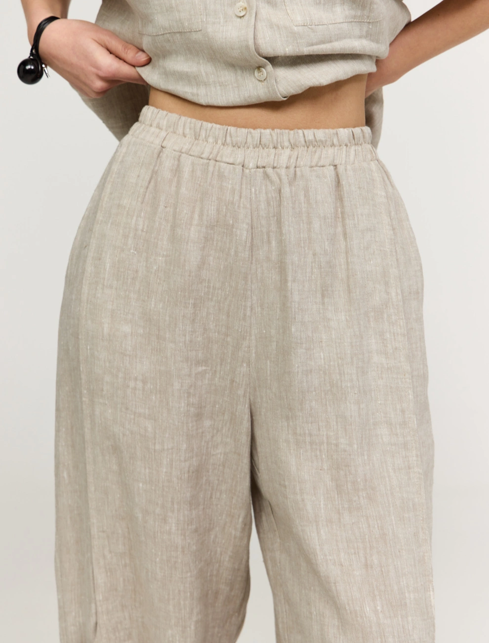 Бежевые женские брюки "Алладины" изо льна лен Hass