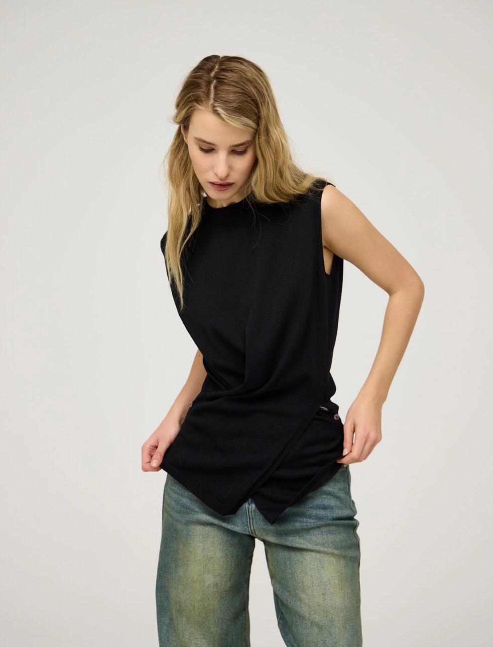 Черная женская блузка "Перекрут" хлопок Hass