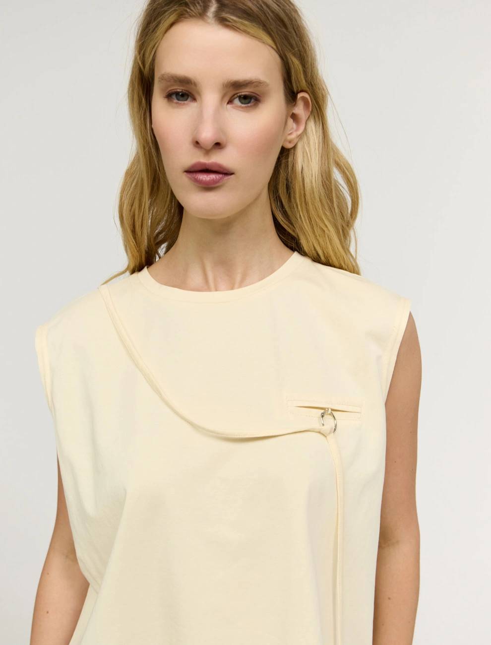 Сливочная женская блузка с ассиметричным низом хлопок Hass