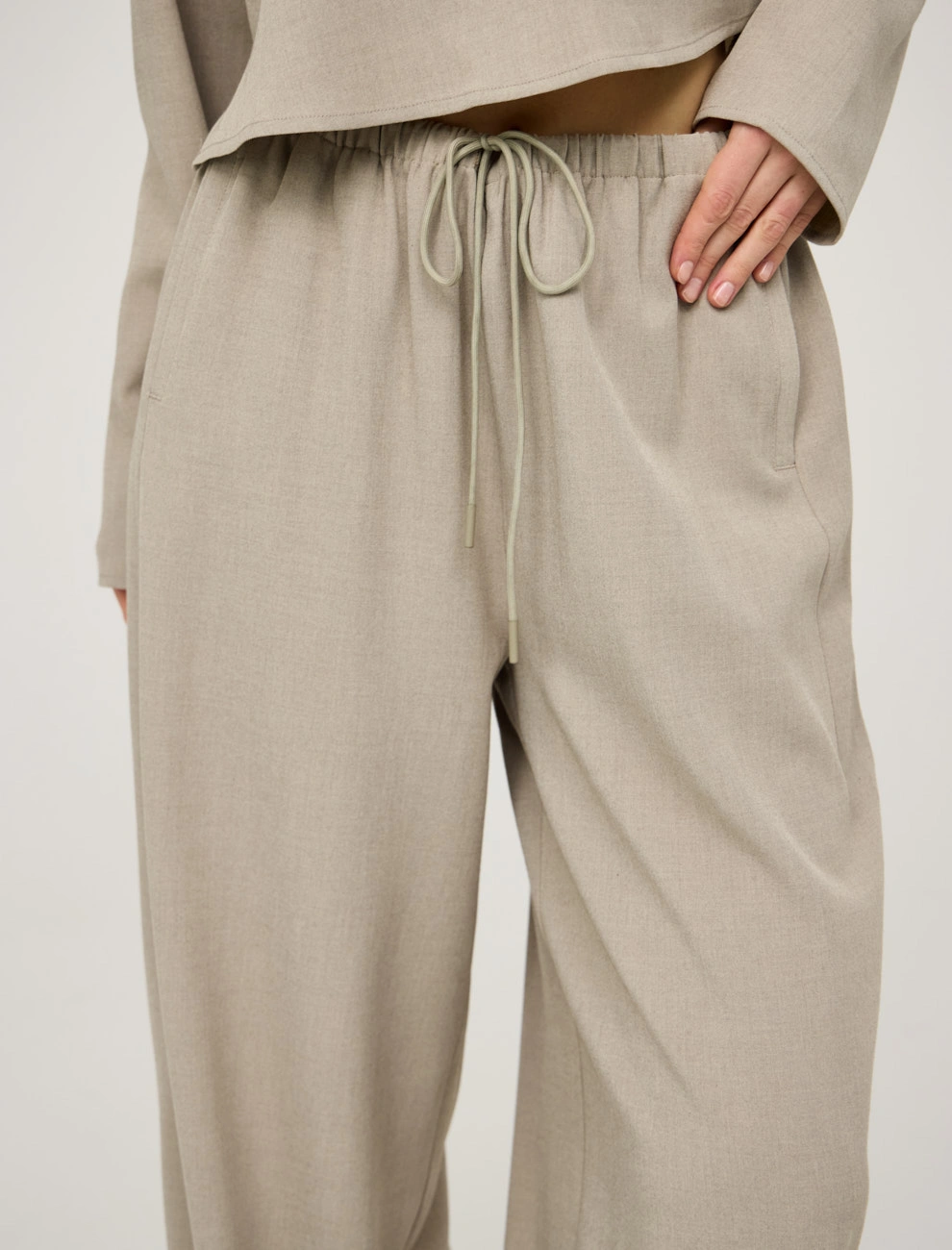 Базовые женские бежевые брюки из хлопка хлопок Hass