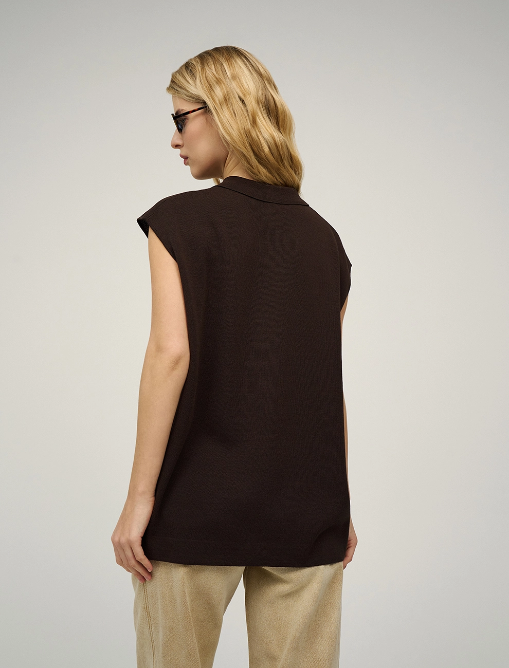 Коричневый женский вязаный жилет с воротником хлопок Hass