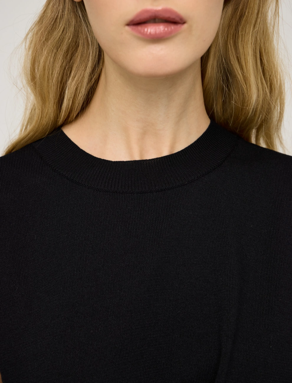 Черная женская блузка "Перекрут" хлопок Hass