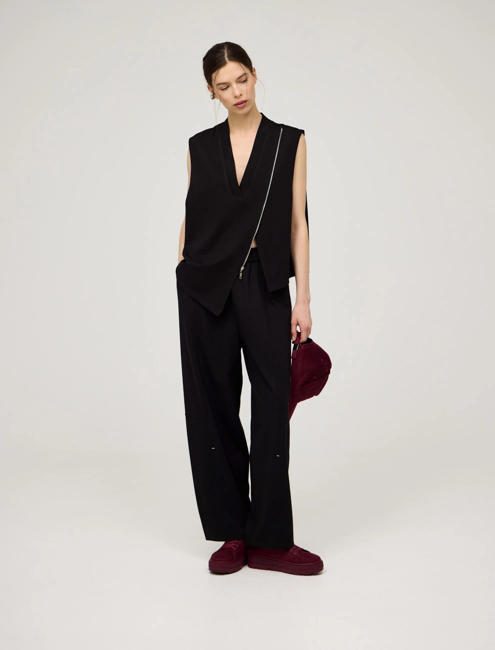 Черный женский асимметричный жилет хлопок Hass