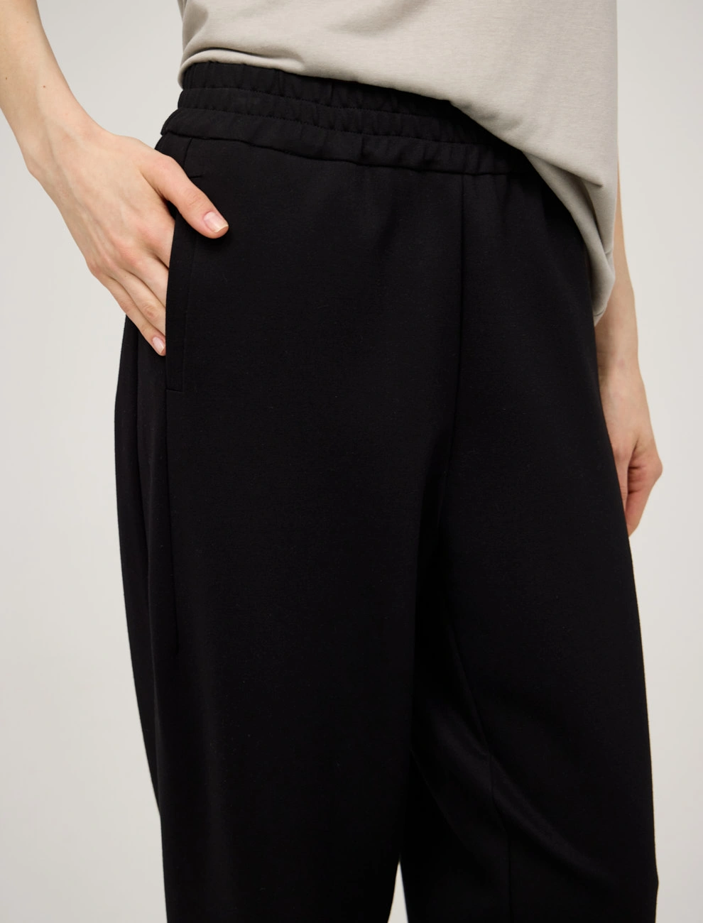 Черные женские зауженные брюки хлопок Hass