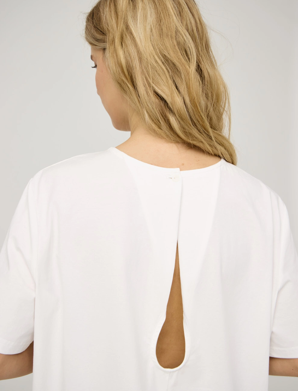 Белая женская блузка "Капля" хлопок Hass