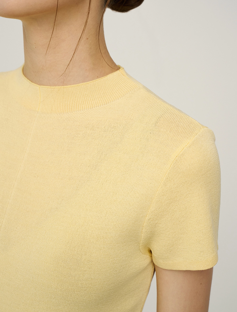 Желтый женский джемпер вязаный с воротником стойкой хлопок Hass