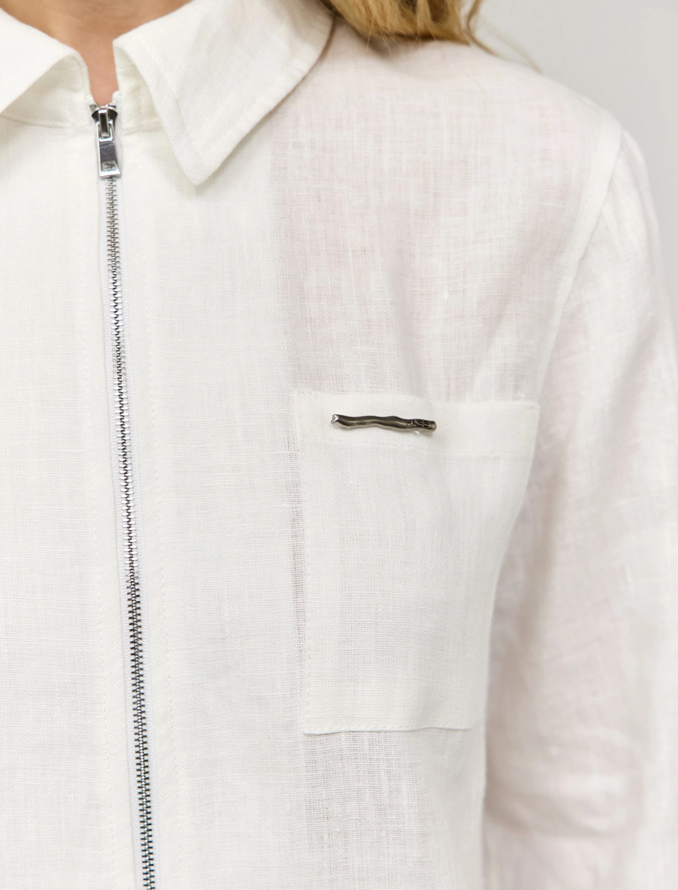 Белая женская рубашка изо льна на молнии лен Hass