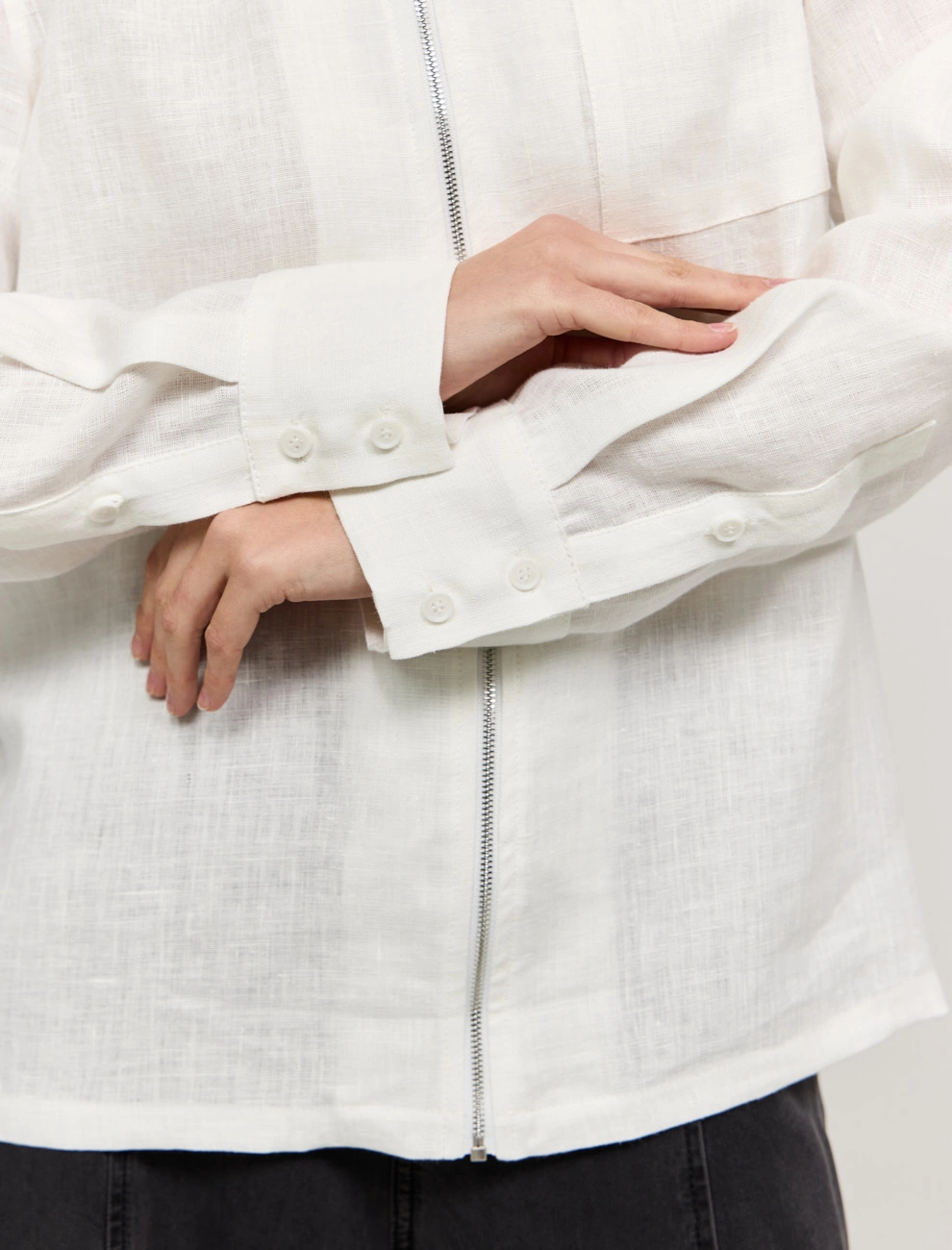 Белая женская рубашка изо льна на молнии лен Hass