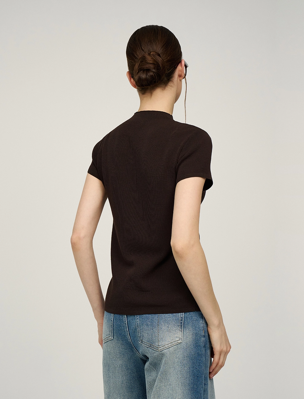 Коричневый женский джемпер с волнообразной застежкой хлопок Hass