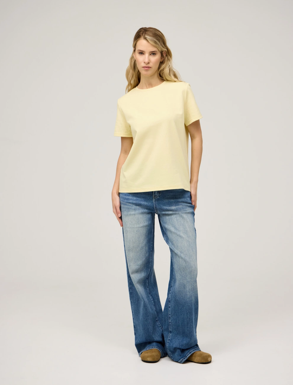 Сливочная женская базовая футболка хлопок Hass