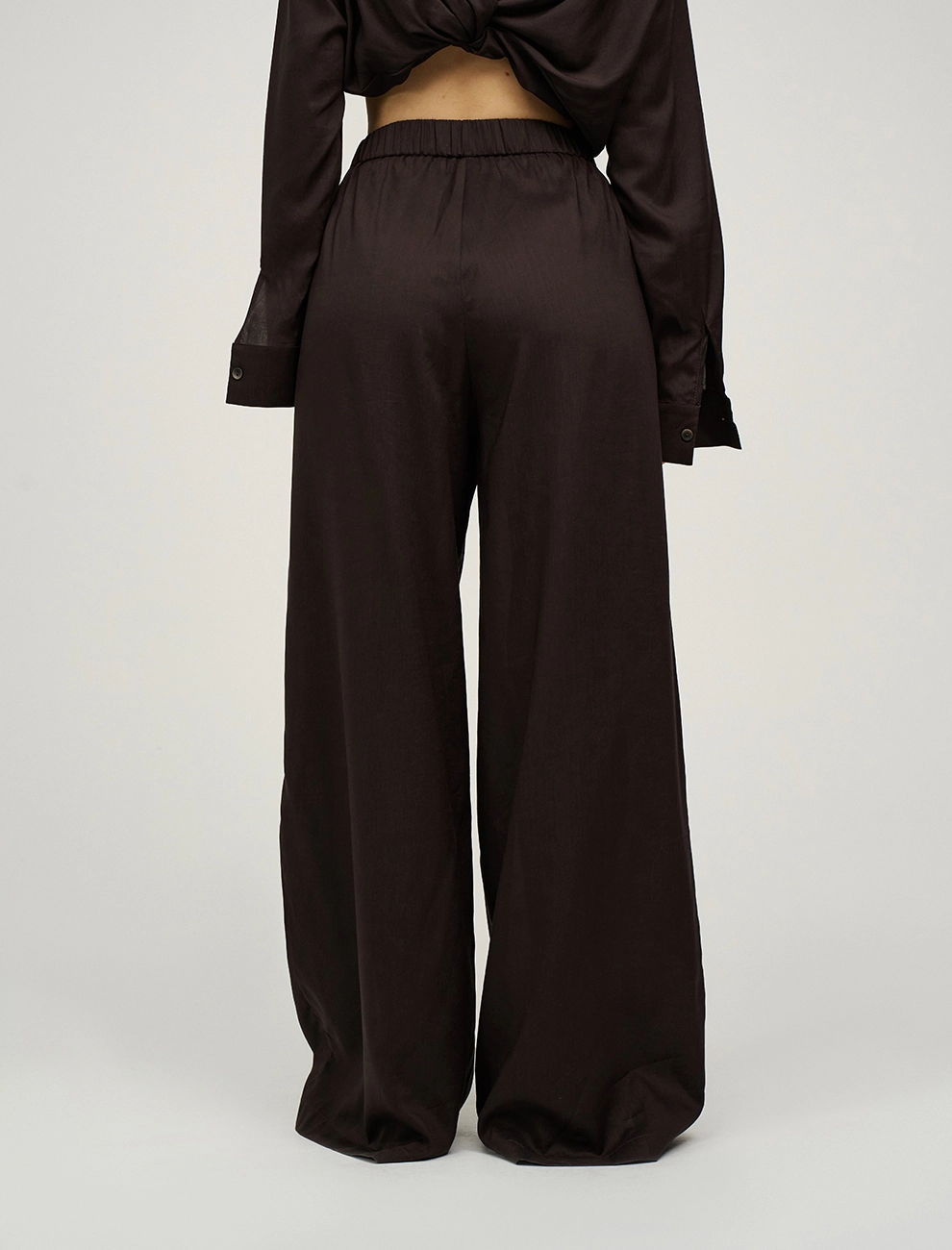 Коричневые женские брюки из крапивы прямого силуэта крапива Hass