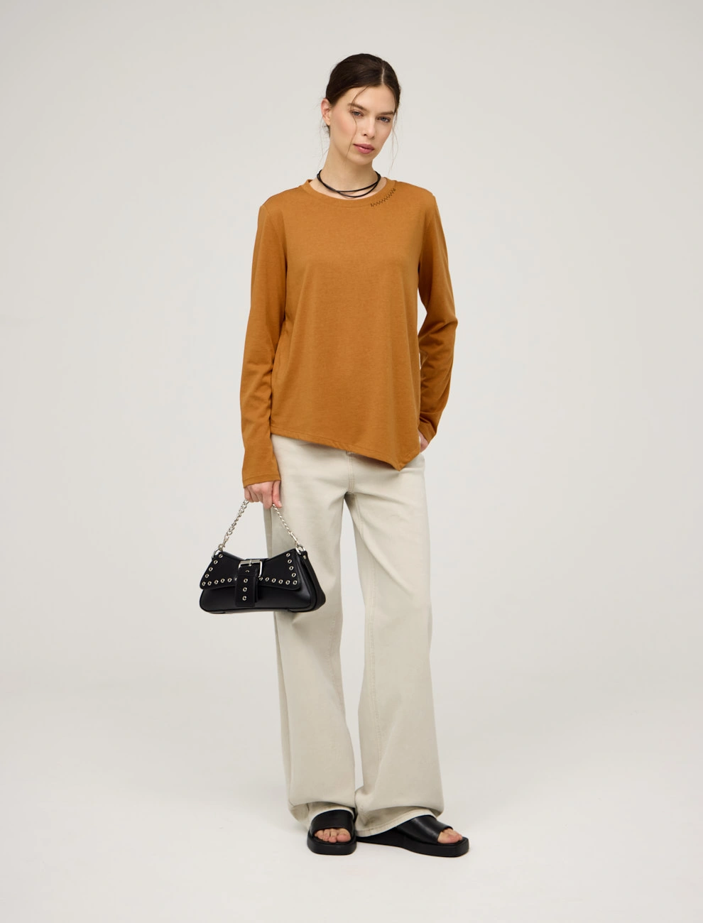 Янтарный женский джемпер с асимметричным низом хлопок Hass