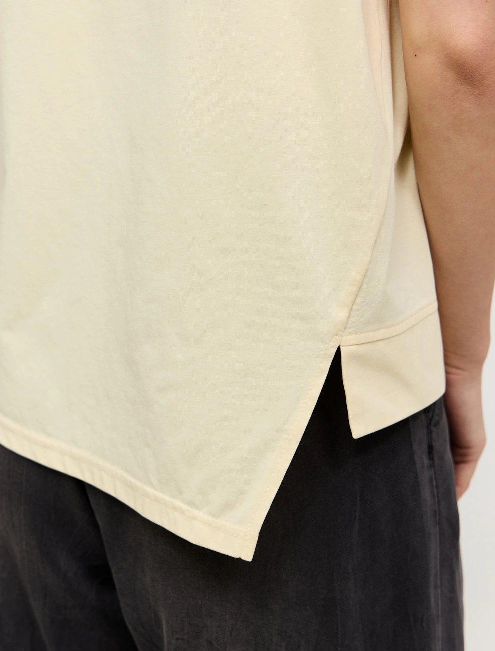 Сливочная женская блузка с ассиметричным низом хлопок Hass