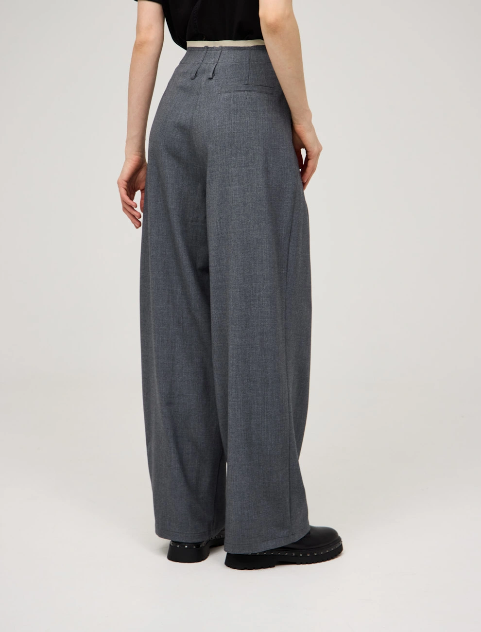 Серые женские брюки "Необработанный срез"  Hass