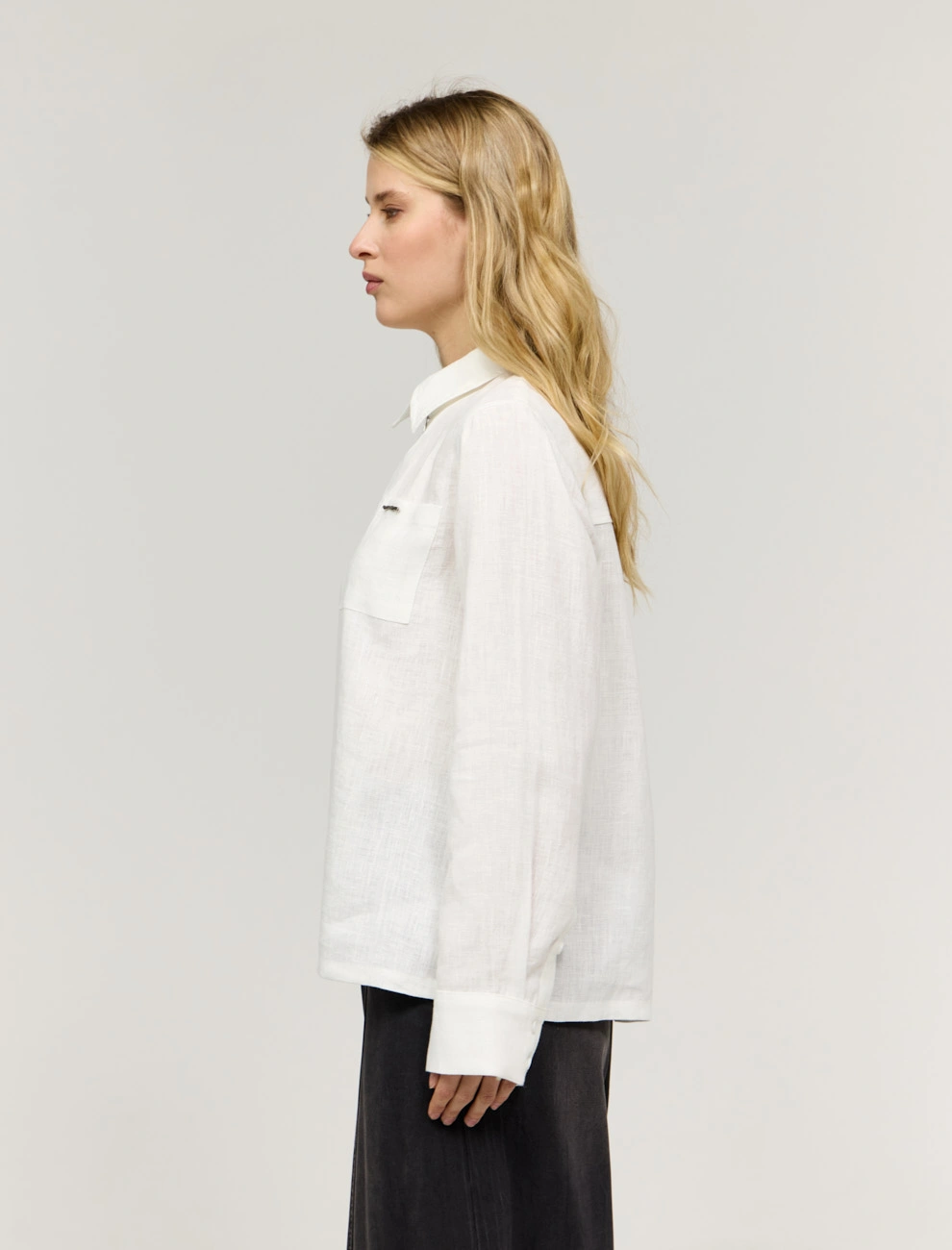 Белая женская рубашка изо льна на молнии лен Hass