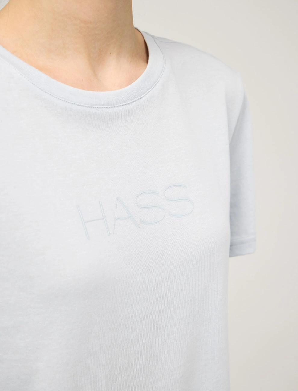 Голубая женская базовая футболка HASS хлопок Hass