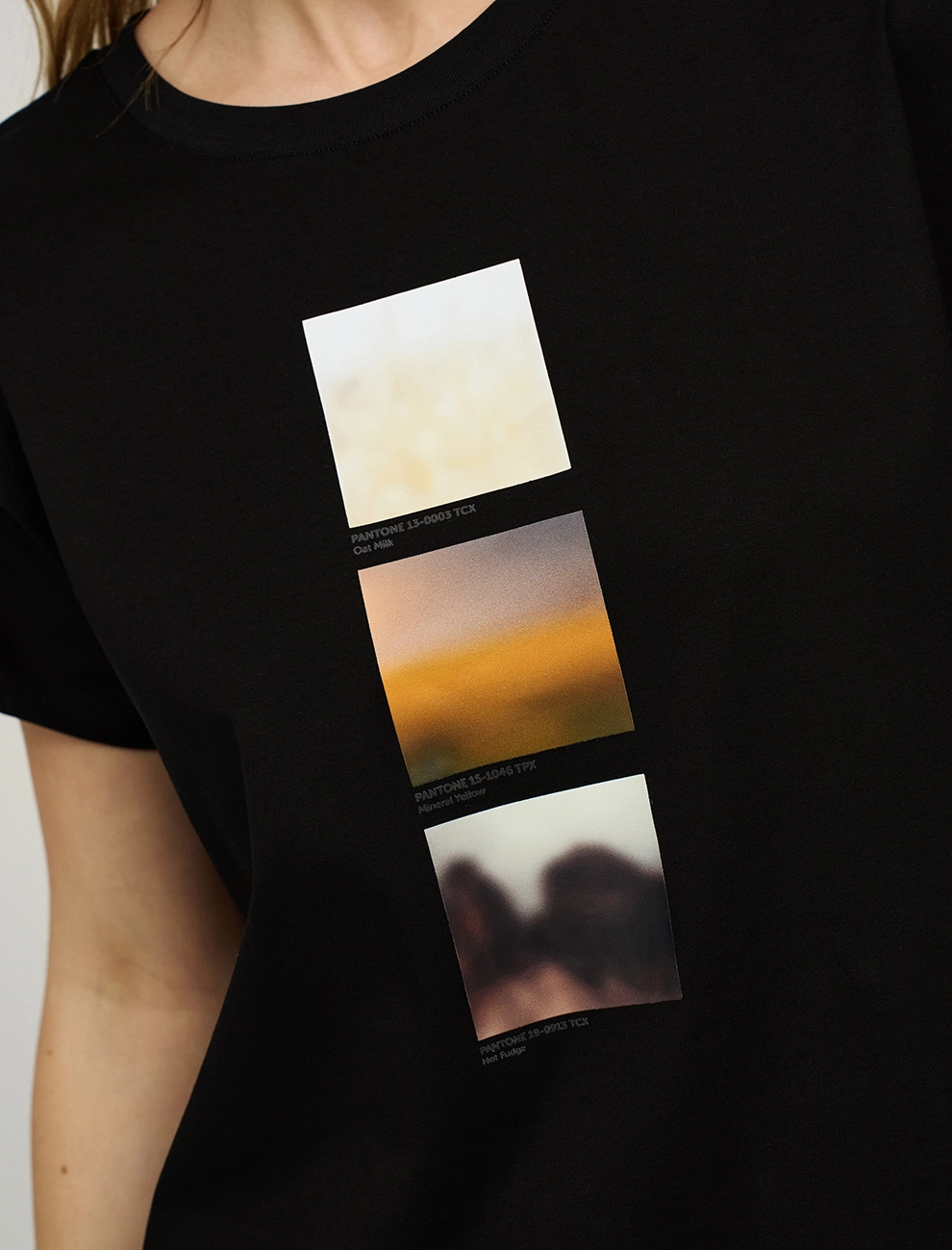 Черная женская футболка "Абстракция" хлопок Hass