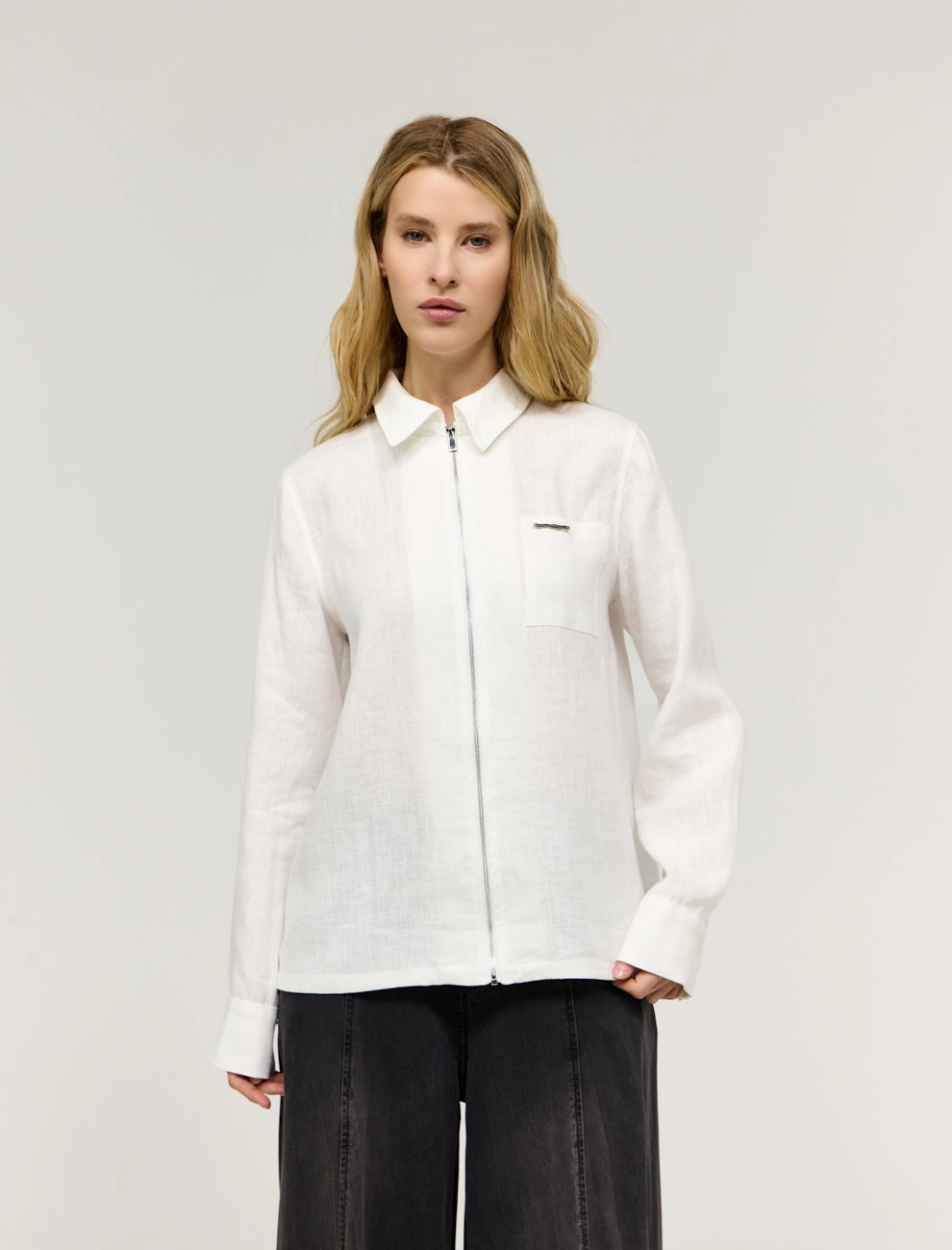 Белая женская рубашка изо льна на молнии лен Hass