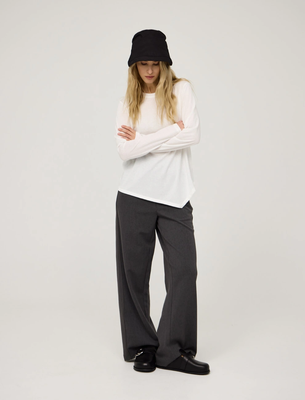 Белый женский джемпер с асимметричным низом хлопок