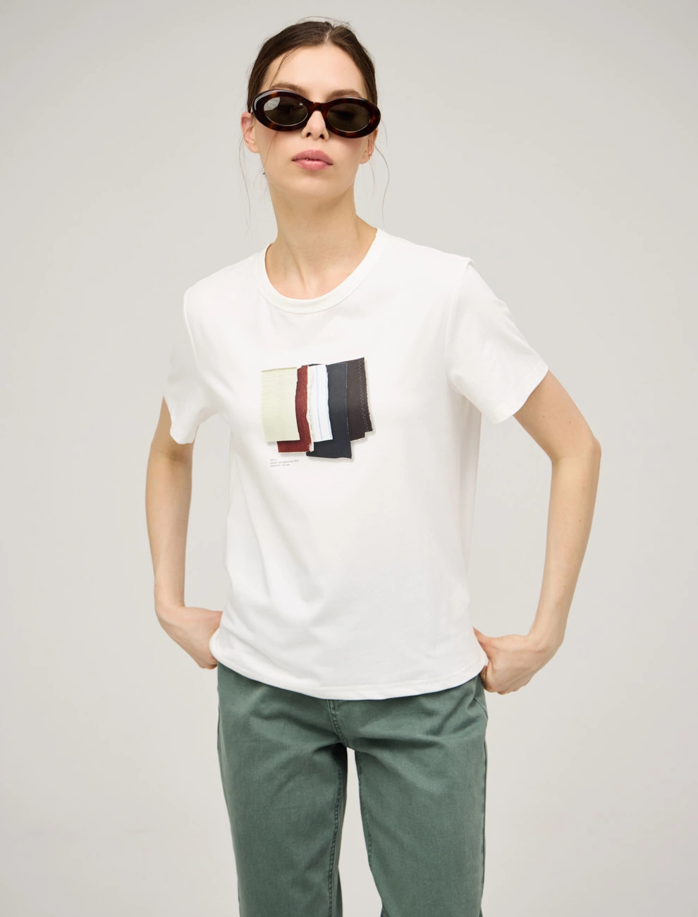 Белая женская футболка "Отрезки ткани" хлопок