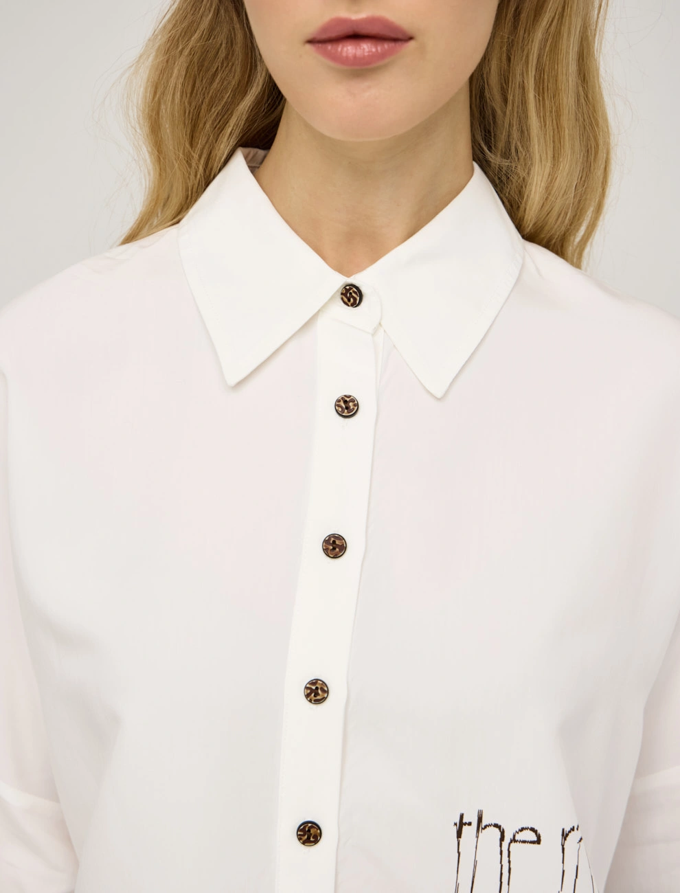 Белая женская рубашка "В Разработке" хлопок Hass