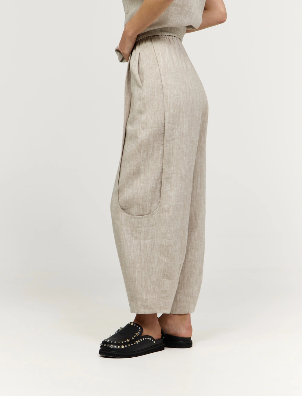 Бежевые женские брюки "Алладины" изо льна лен Hass