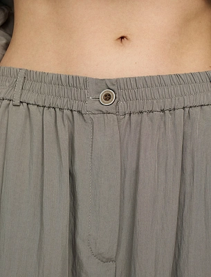 Зеленые женские брюки с вырезом ниже колена  Hass